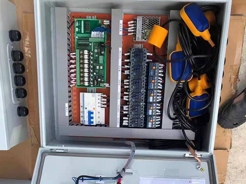 Low-voltage distribution switchgear